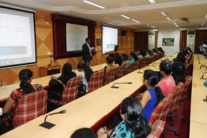 seminar-on-manage-relationship-1