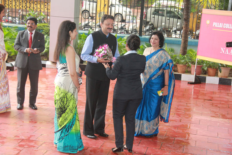 Greeting-the-Honable-Vice-Chancellor-and-Director,-BCUD,-University-of-Mumbai