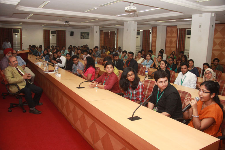 Interaction-with-students2