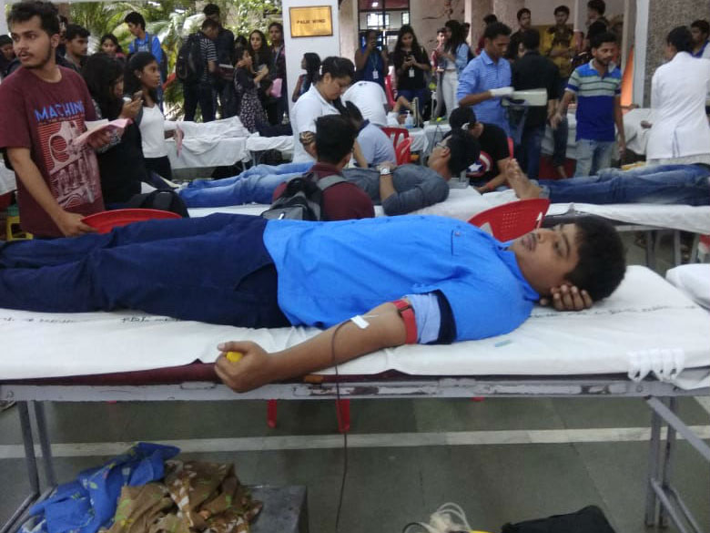 mega-blood-donation-camp-1