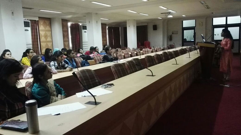 power-point-presentation-competition-on-recent-issues-in-economics-3