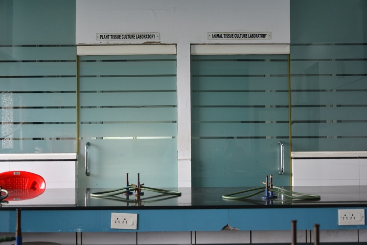 research-facility-plant-tissue-culture-lab-3