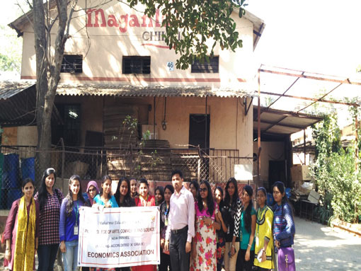 Maganlal-Chikki-Factory-1