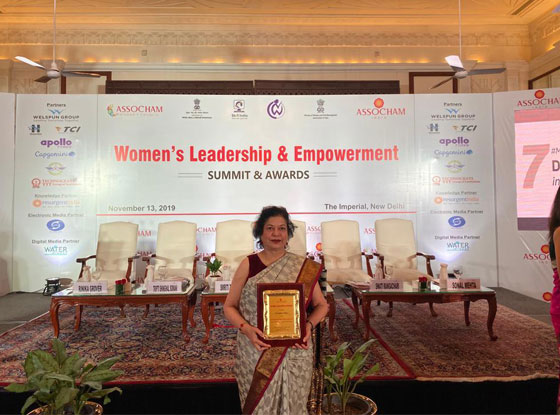 ASSOCHAM-Women-Achiever-of-the-Year-award-2