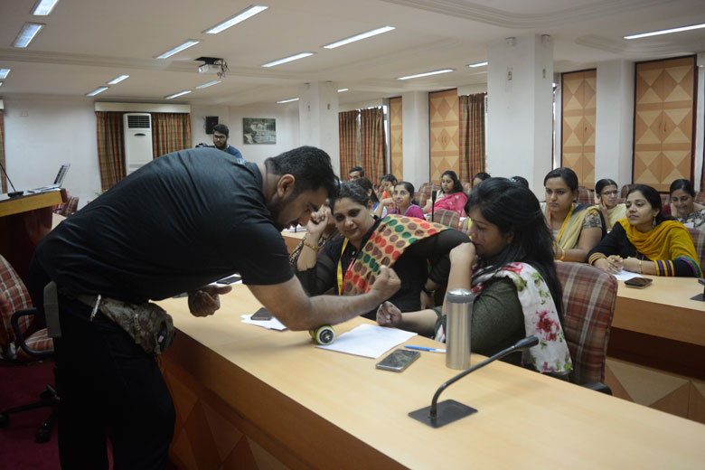 workshop-on-how-to-fit-in-todays-time-2